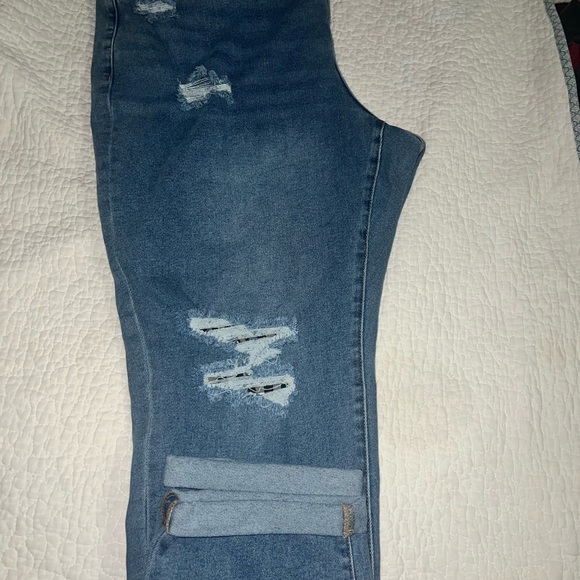 New Lane Bryant Signature Fit Boyfriend. Flex Magic Waistband Jeans - Picture 4 of 7